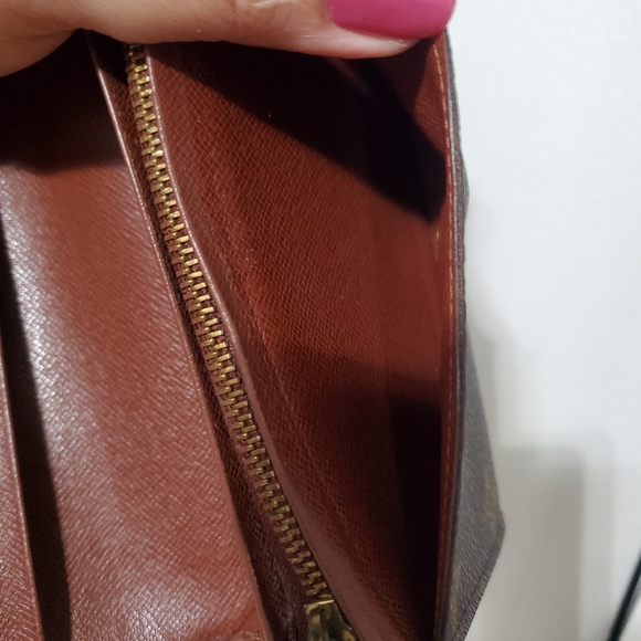 LOUIS VUITTON MONOGRAM WALLET - Picture 11 of 16